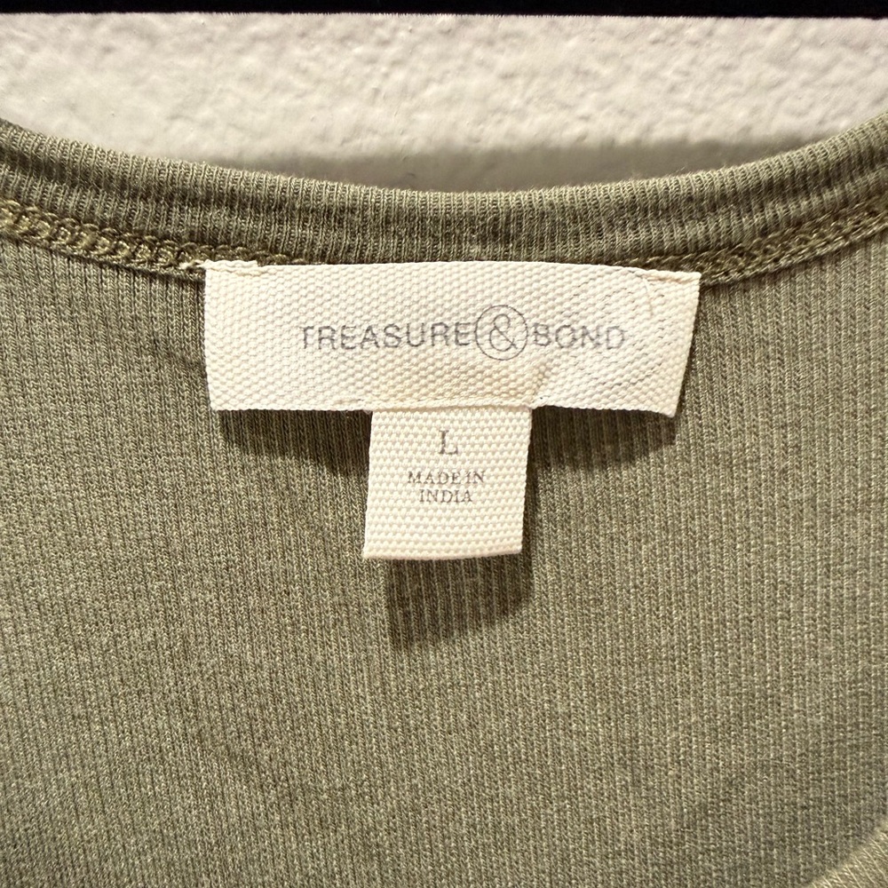 🌿 NWT Nordstrom Treasure & Bond Ribbed Olive Green Tank Top – Size L 🌿 - Picture 2 of 5